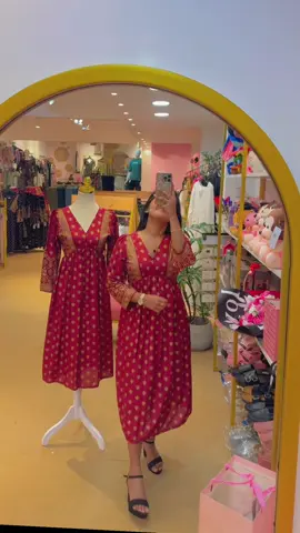 🌺 Traditional Elegance Redefined 🌺 Grace meets culture in this stunning maroon dress — perfect for any festive day ✨ Feel the charm of tradition with every step you take 💃 💸 Price: Rs. 2890.00 📍 1st Lane, New Town, Anuradhapura 📲 WhatsApp: 0710791000 #HangerClothing #TraditionalLook #EthnicVibes #ElegantStyle #SriLankaFashion   