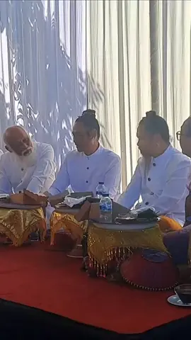 Perbedaan Ida Sulinggih Siwa dan Ida Sulinggih Buda. #hinduism  #bali  #adatbaliajegbali  #jangkauanluasfyp  #budayaindonesiaa 