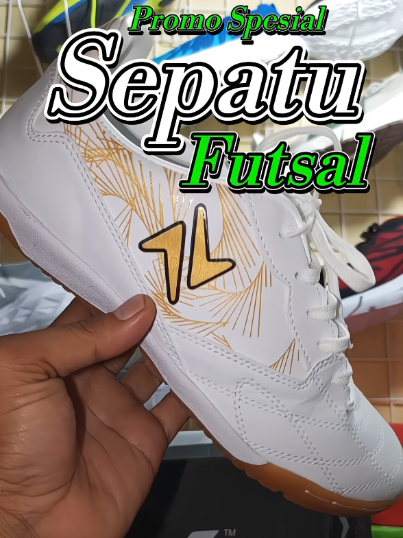 Sepatu Futsal Kick Athletic Launcher Tricular FS! Desain sporty dan grip kuat memberikan stabilitas serta kenyamanan optimal saat bermain. Pilihan tepat untuk pemain yang ingin tampil cepat dan percaya diri. Yuk, segera dapatkan sebelum kehabisan! #SepatuFutsal #KickAthletic #SepatuOlahraga #FutsalStyle #SportVibes 