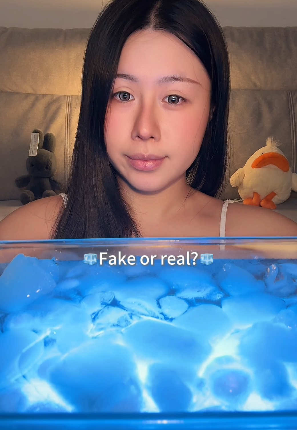 Fake or real #asmr #ice #冰塊 #mukbang #asmrvideo 