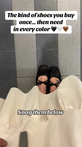 Cutest ballet flats available in other colors including ivory, brown and pink. Lace and embroidered detail. So comfy. #cuteshoes #balletflats #bow #falldealsforyou #laceshoes 