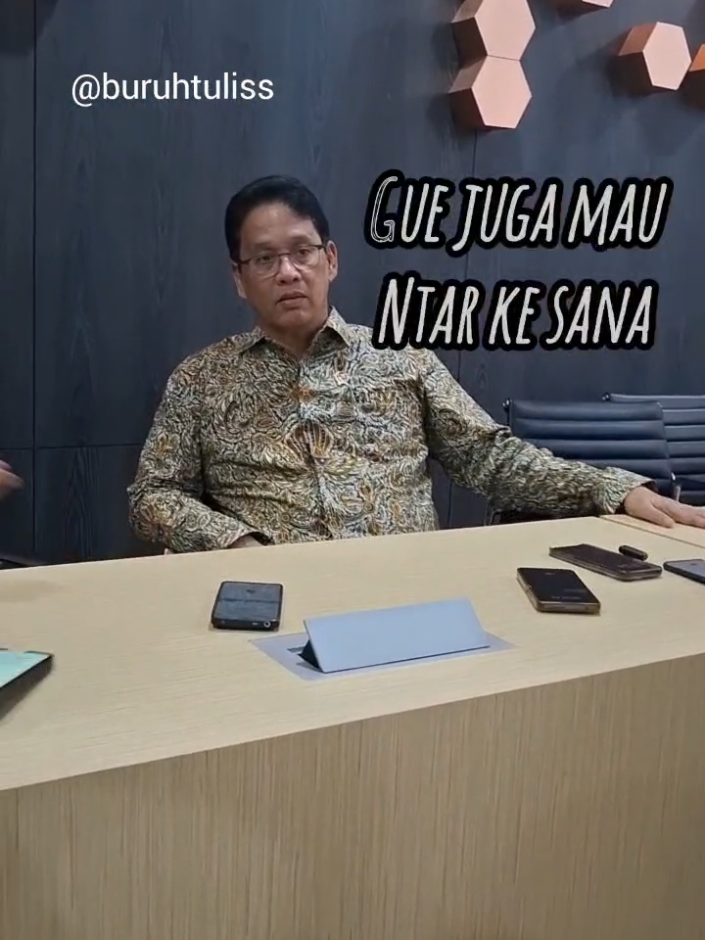 Respons Menkeu Purbaya saat direkomendasikan Ayam Penyet Sambel Ijo di Kantin OJK!!  #purbaya #purbayayudhisadewa #fypage #menkeupurbaya #ojk 
