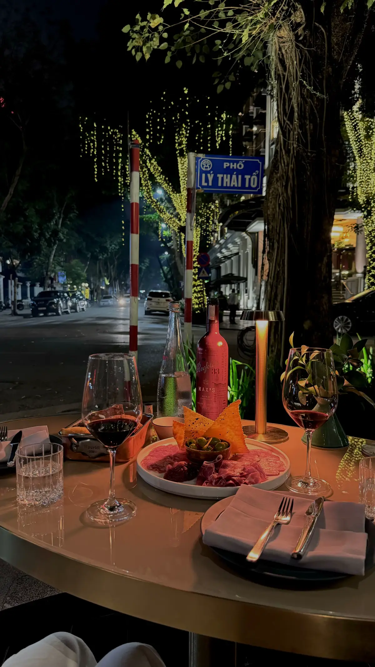 “Yêu hết lòng là chuyện của cảm xúc, nhưng sống tử tế với chính mình mới là lựa chọn cần giữ lấy đến cuối cùng.