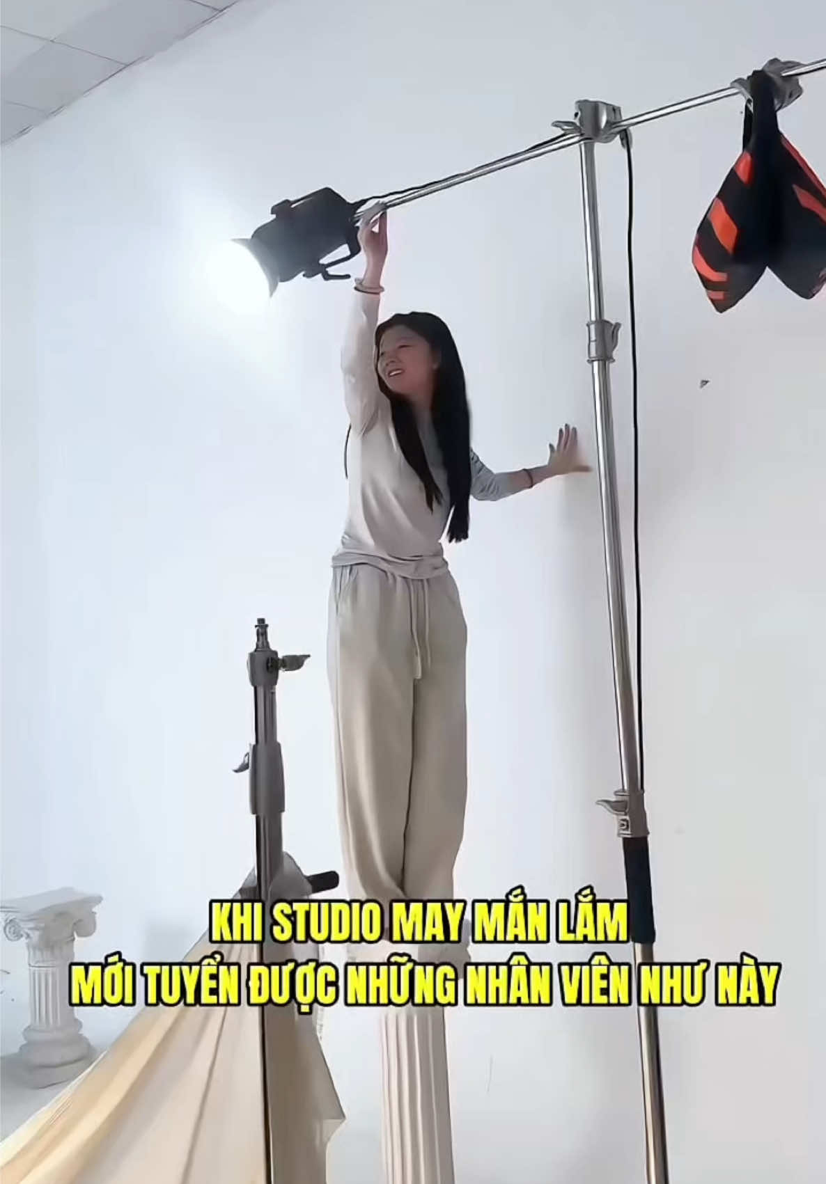 Ối dồi oi🤧🤧🤧#studio #studiohanoi #giaitritiktok #giaitri #fyp #dilamcogivui #vanphonggenz #congso #meme 