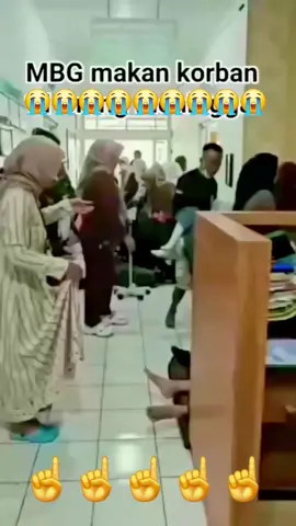MBG Menjadi Makanan Beracun Gratis😱😱😱 #semuaorang #reels #fyp #viral #trending 
