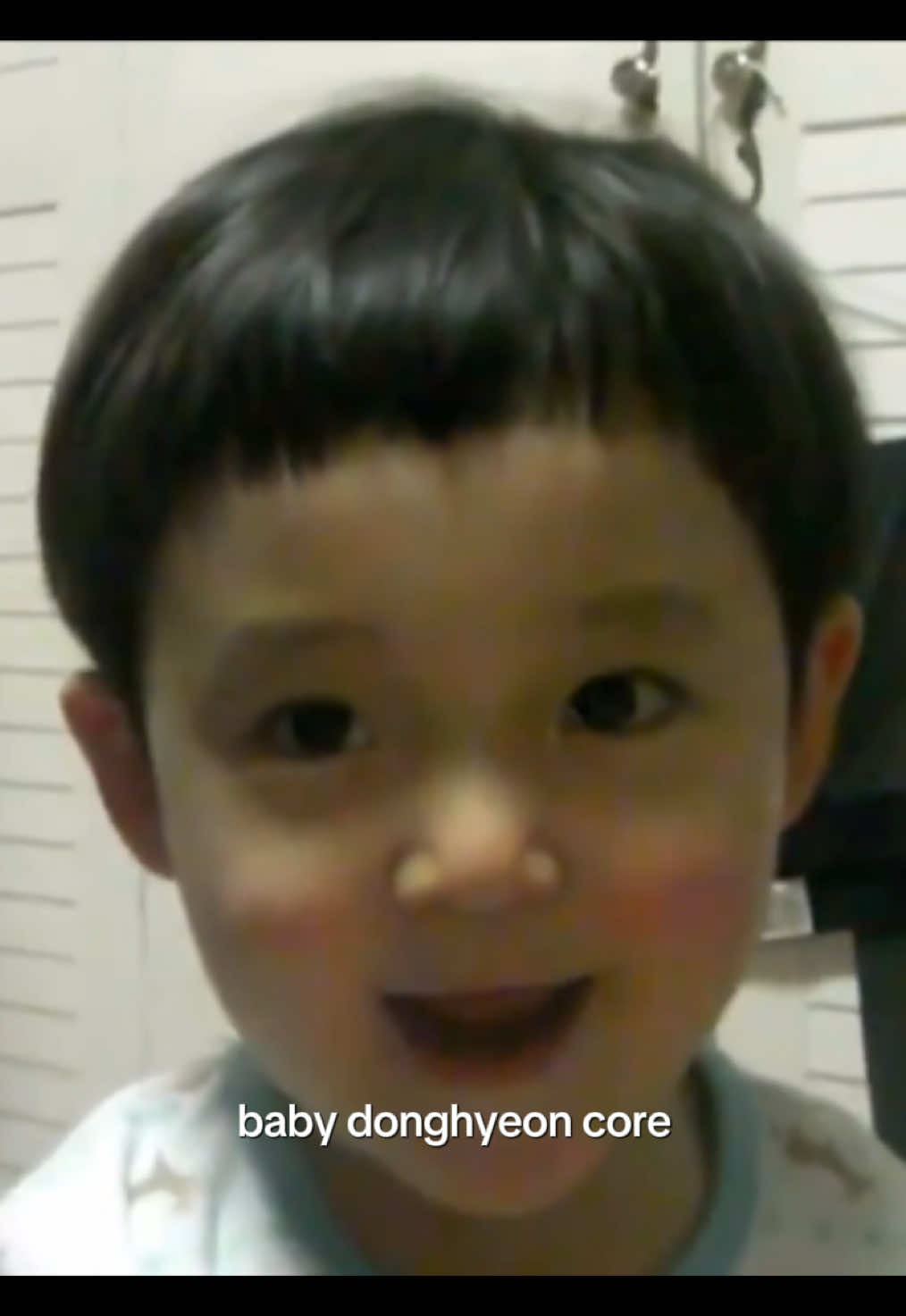 donghyeon bayii dengan pipi tomatnya😭 #donghyeon #동현 #kickflip #킥플립 