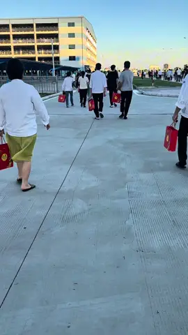 Công ty Quanta tại Mỹ Thuận, Nam Định trân trọng thông báo: Vị trí tuyển dụng: Nhân viên sản xuất Thông tin chi tiết: Mức lương cơ bản: 5 củ 6 VNĐ Phụ cấp: 2 củ 2 VNĐ Thời gian làm việc: Đi 2 ca (ca ngày và ca đêm) Môi trường làm việc: Chuyên nghiệp, năng động, cơ hội học hỏi và phát triển bản thân Yêu cầu: Chăm chỉ, trung thực và có trách nhiệm với công việc Sẵn sàng làm việc theo ca và tuân thủ nội quy công ty Chúng tôi luôn tạo điều kiện tốt nhất để nhân viên phát huy năng lực và gắn bó lâu dài. 📞 Để biết thêm thông tin và ứng tuyển, vui lòng liên hệ: Hotline: ib cho mình Có thưởng nhân viên mới nhé 3 củ 5 #quanta #thatnghiep 