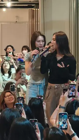 ได้หมับน้องแล้ว หมีเต๊ะชีดูแฮปปี้ ดีดผิดปกติเนอะ  #emiamily #emithasorn #emibonnie #beonnnie #GMMTVFANIVALxEmiBonnie 