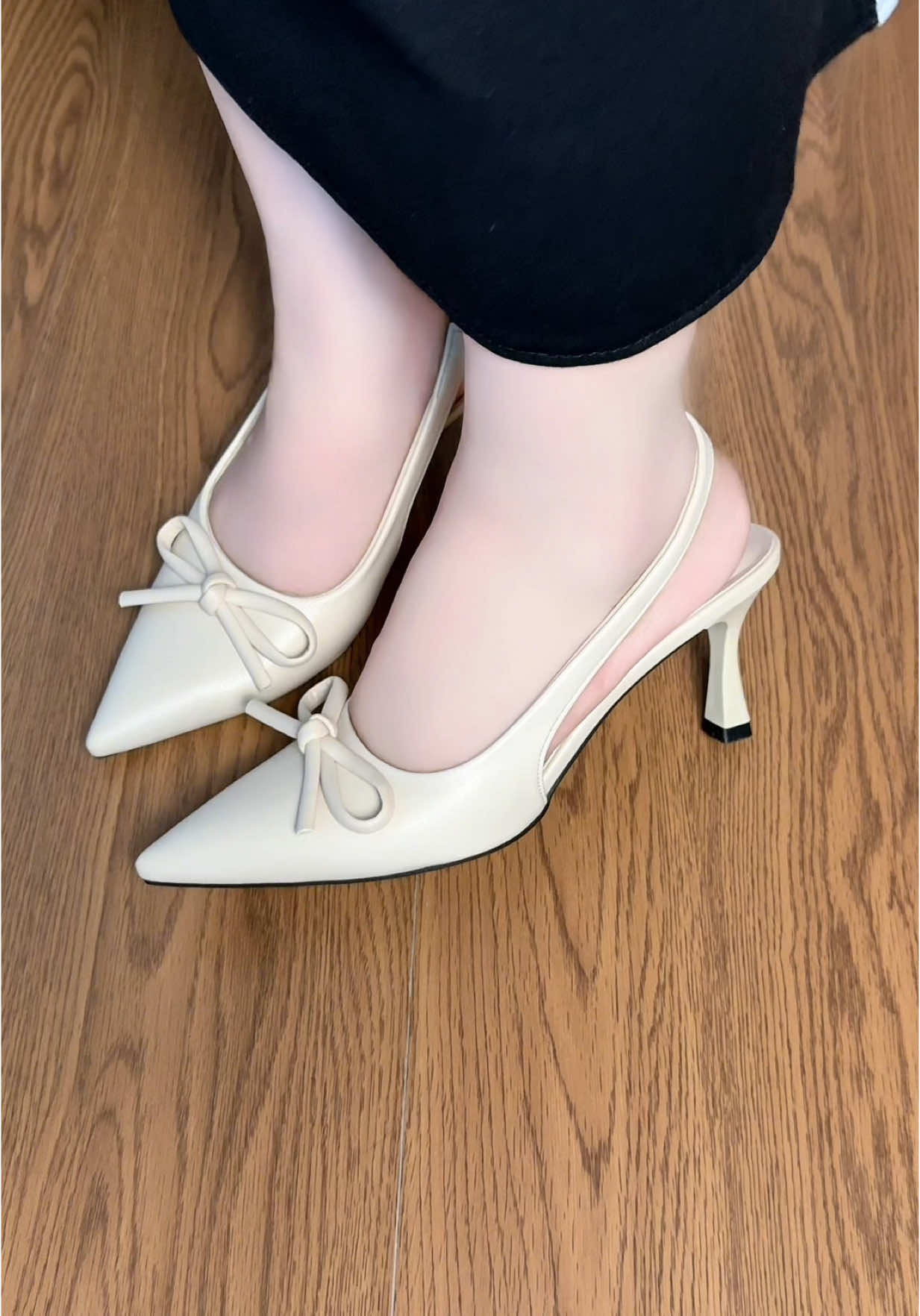 Giày cao gót mũi nhọn #depcaogot #depsandal #depsuc #depxinhmoingay #xuhuong2025 