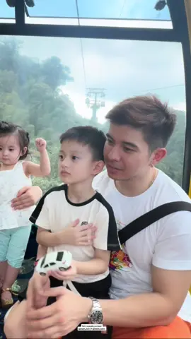 Soda pop sa Loob ng cable car!😍💯🇹🇼 Galing naman ng mga babies ko sumayaw ! Love you isabella & Joaquin!💘