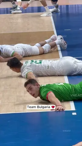 Team Bulgaria Warm up lead by Aleksander Nikolov 🇧🇬❤️  #worldvolleyballchampionship #teambulgaria🇧🇬 #fyp #aleksandernikolov 