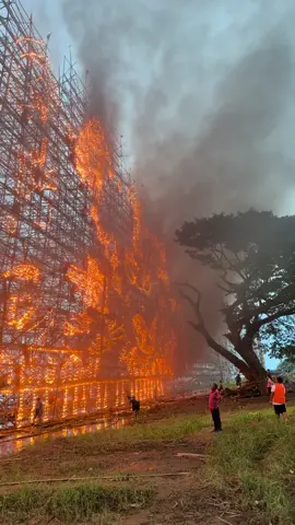 เรือไฟอำเภอศรีสงคราม 2568💯 #เรือไฟ #ไหลเรือไฟ #งานไหลเรือไฟนครพนม 