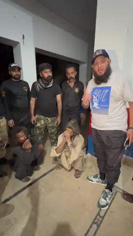 PATA NAHI KAB BAAL KATWA A HUNGY
