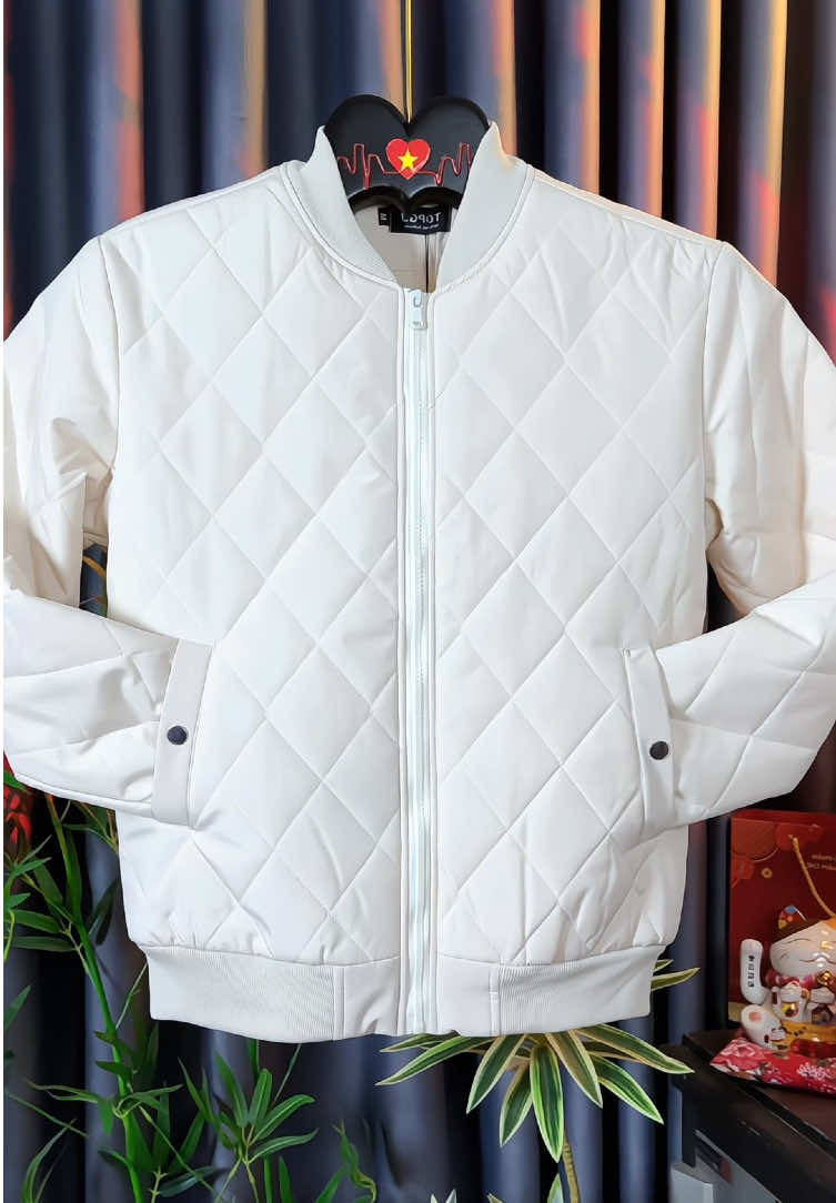 Áo khoác Bomber trần trám #aokhoacbomber #aokhoacbombertrantram #reviewthoitrang #xuhuongtiktok 