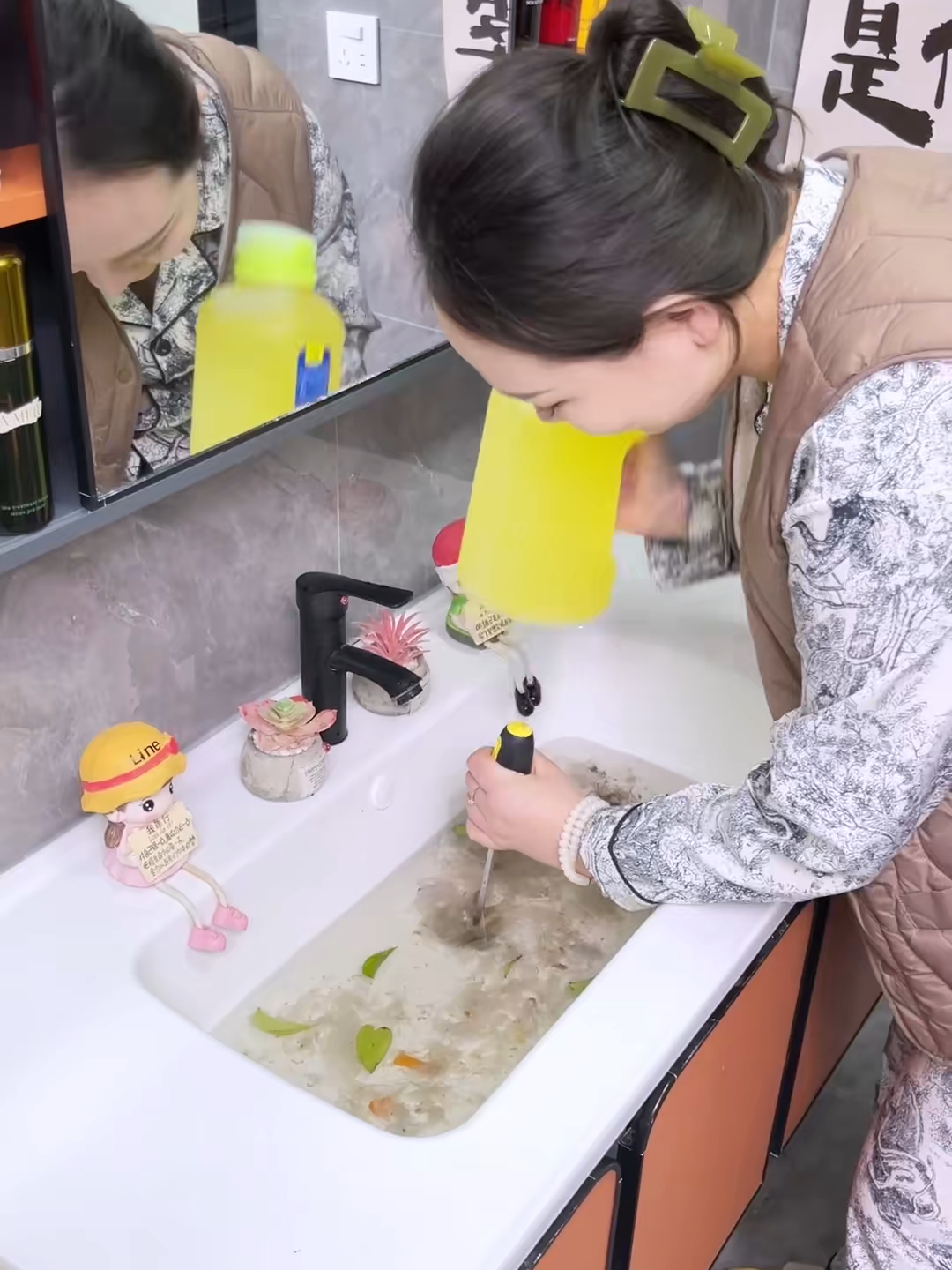 家里洗脸盆塞子换成这种下水器方便又实用#面盆按压过滤芯#弹跳下水器