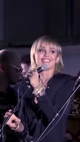 @Miley Cyrus @The Doors #cover #music #live #decadasdepuramusica #fyp 