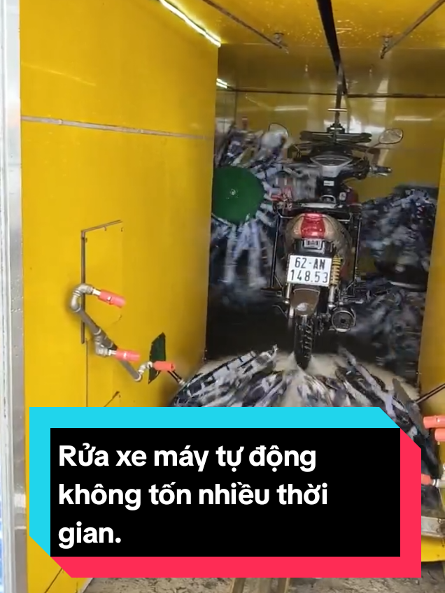 Rửa xe máy tự động không tốn nhiều thời gian. #Nguoithuongem 