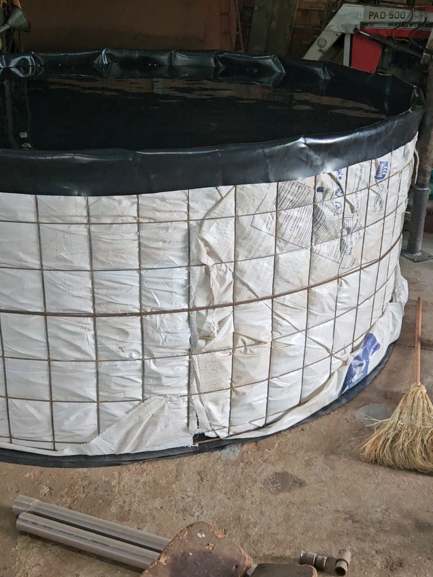 Bolsão  10m3 4.9m3 Reservatório de água irrigação piscicultura peixes Tilapia Pirarucu bebedouro para água do gado  #geomembrana #lona #piscicultura #Irrigação 