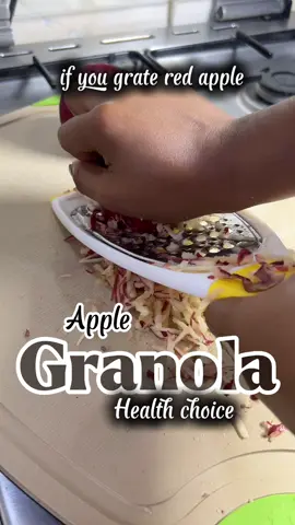 A healthy, nut-free option made for those with nut allergies, because everyone deserves a wholesome crunch I hope you’ll give it a shot 😋 🍎 Homemade Apple Granola Ingredients:  2 cups rolled oats 2 medium red apple 2 tbsp chia seeds ¼ tsp salt 1½ tsp cinnamon powder 2 tbsp coconut oil (melted) 2 tbsp honey (or to taste) Preheat oven to 325°F (165°C). Line a baking tray with parchment paper. Bake for 30–35 minutes, stirring halfway through, until golden brown and slightly crisp.