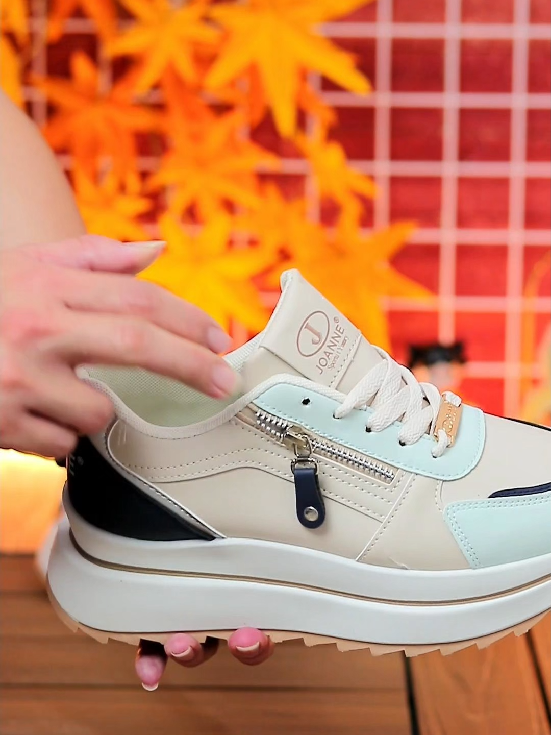 sepatu sneakers wanita ini nyaman dipakai kerja #sepatusneakers #sneakerswanita #sepatuwanita #sepatuimport