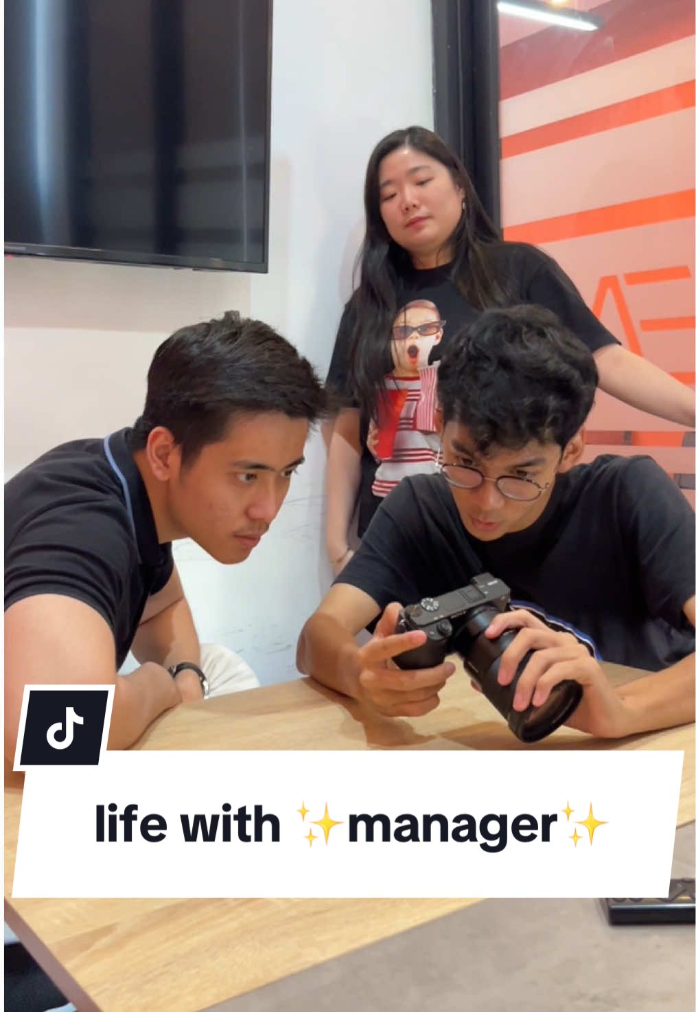 Manager “not today king”😝 #dealkan #lifewithher #manager #work #office @Tiana✨ @sillyously? @properti_surabayadealkan @Rony 