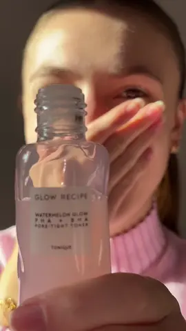 Octobre Rose 🎀 Skincare ASMR  Pour nos battantes 💪🏼 Produits utilisés : - Spray visage @Glow Recipe  - Toner (Glow Recipe) - Contour des yeux @byoma  - Sérum @The Ordinary  - Crème hydratante (Byoma) - Baume à lèvre @Summer Fridays  - Parfum @Baiham Paris  - Brume @Sol de Janeiro Inc  #octobrerose #pinkoctober #skincare #asmr #rose 