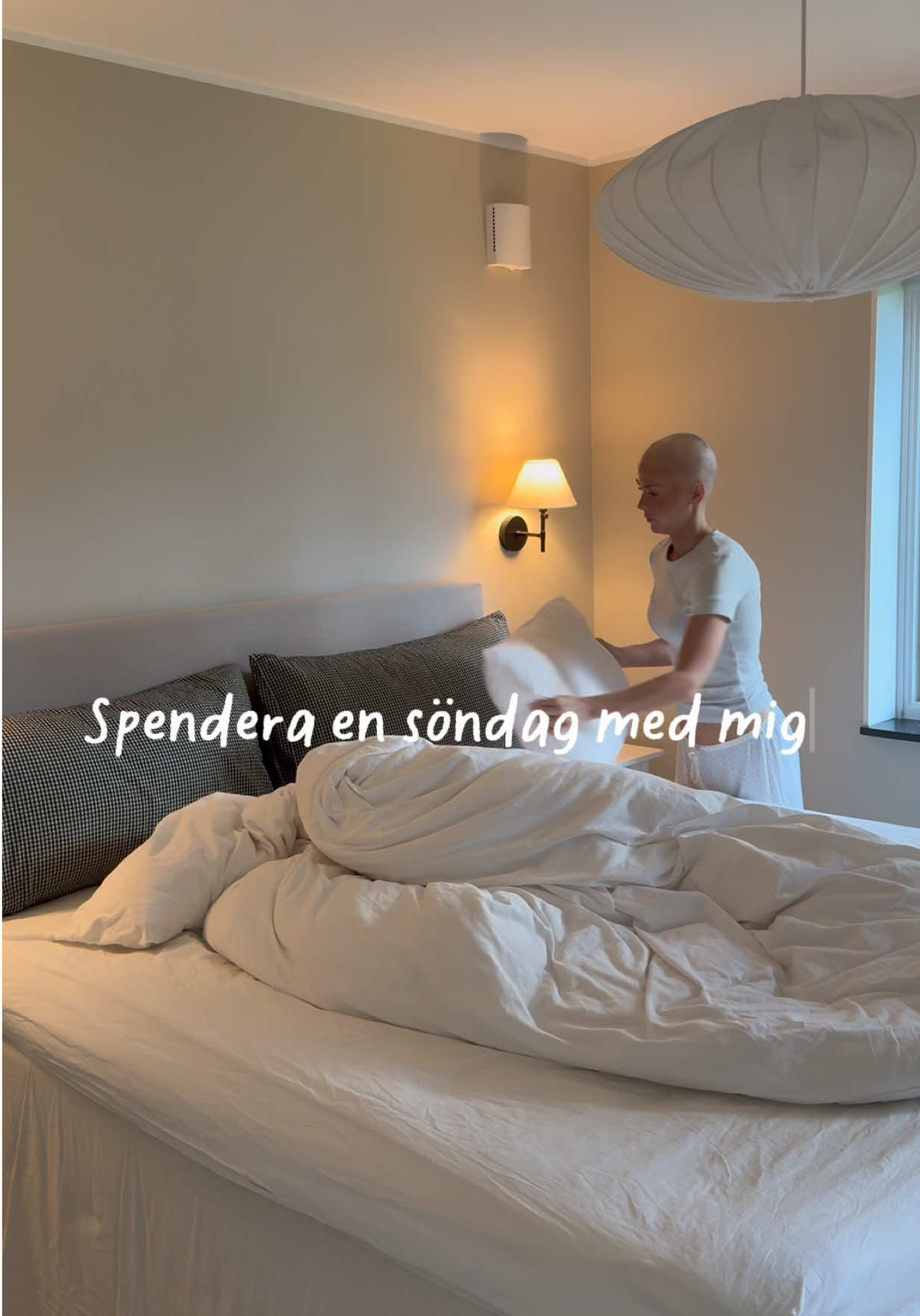 Vad gör ni helst en söndag? 🍂☕️ Älskar att ha lugna söndagar utan massa planer och bara ta det som det kommer så man är utvilad och redo för en ny vecka!!🫶🏼 