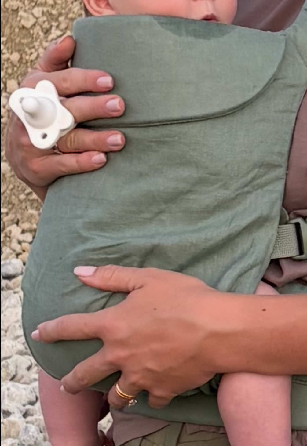 She’s got so much to look at  #fyp #motherhood #breastfeeding #foryoupage #baby 