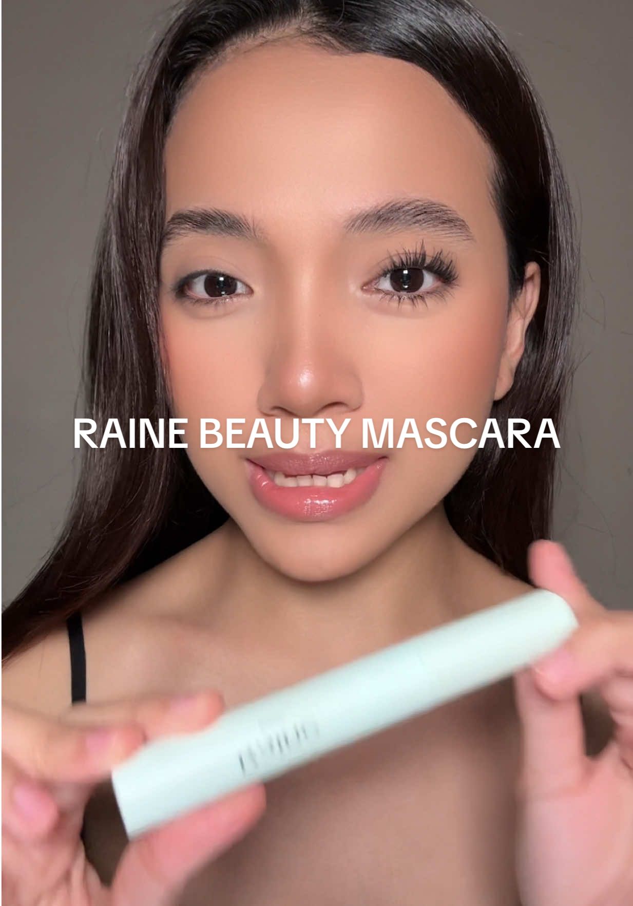 setuju banget sama yg bilang kalo mascara termasuk yg ga harus high end karna mascara local standarnya udah tinggi bgt bagus bagus. and today pengen sharing about my new favorite mascara, karna jadi salah satu comfort mascara akhirnya. #mascara #mascarareview #rekomendasimascara #makeup #lashes 