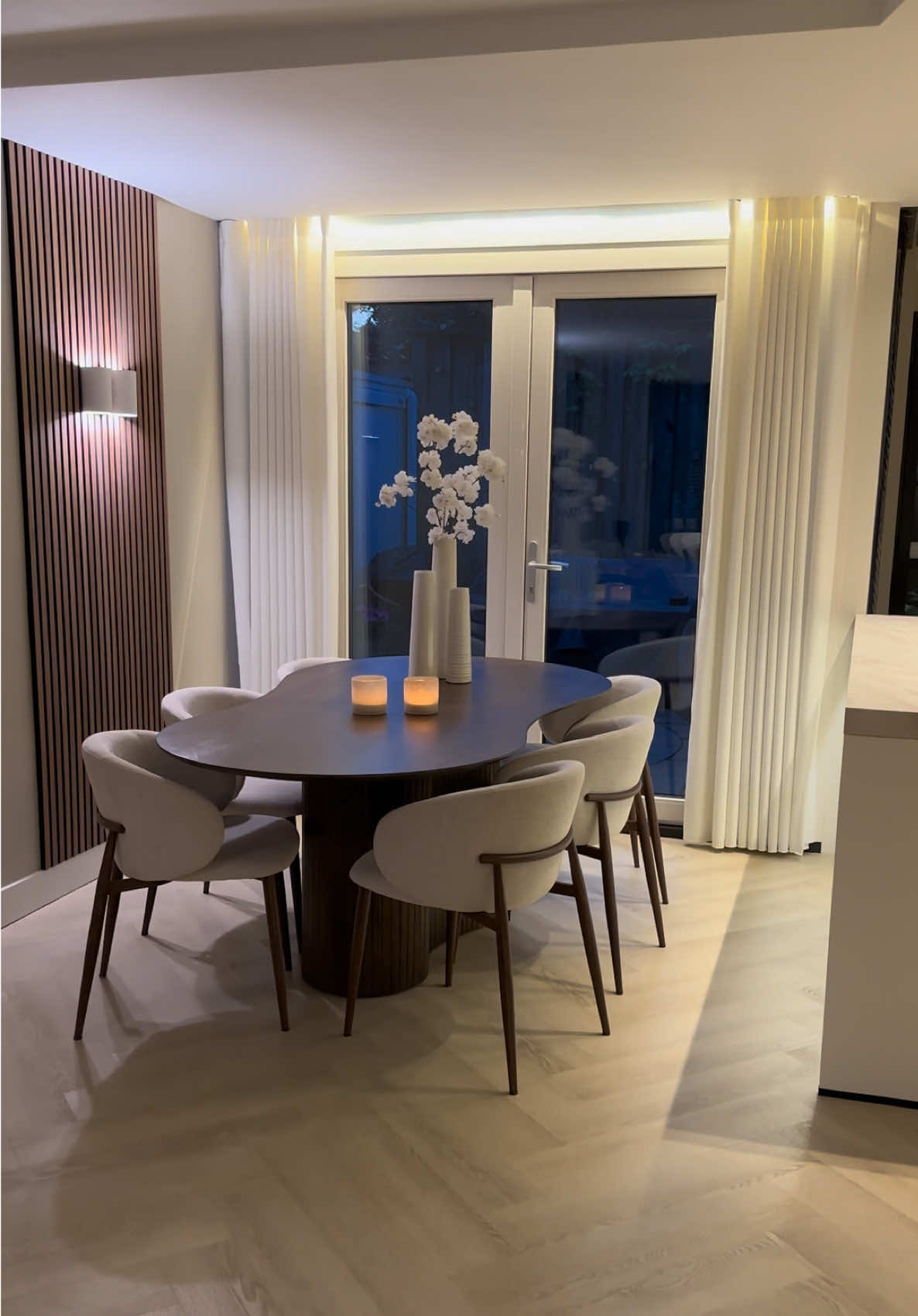 Autumn vibes 🕯️🍂  #woonkamerinspiratie #woonkamerinspo #woonkamerstyling #woonkamerinrichting #interieur                     
