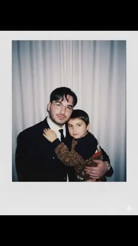 Voici comment j’ai réalisé cette photo Polaroïd avec moi enfant 😇 #trend #ia #polaroid #gemini #chatgpt 