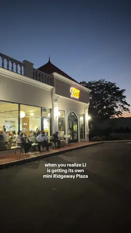 Why go to Mississauga when you can go to Hicksville, Long Island? 😅 Happy to see more third spaces become available for our community. There’s a couple other halal spots opening here too. Might be the new weekend meetup for many. Just don’t do donuts in the parking lot. #halal #longisland #halalfood #hicksville #halalrestaurant 