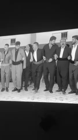 هیچ شتێک لەم دنیایە بە قەد دووری تۆ ئازاری نەدام 💔