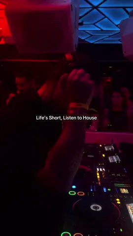 #vintageculture #somanytimes #housemusic #hiibiza #toilets 