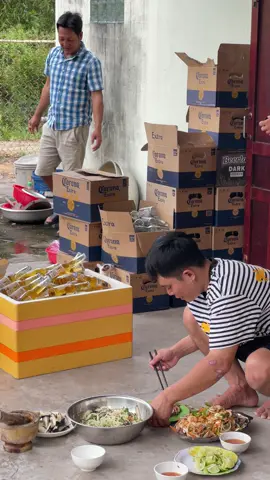Nhậu riết bia chất đụng nóc nhà . Mong hảng Bia Corona thấy được video này tài trợ cho anh e tui kkk #nhau #nhausuongsuong #biacorona 