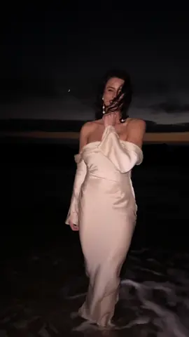 Moon light/ sunset photo session 🌙 but it’s kinda giving dead wife montage 😂 can’t wait for yall to see these 🖤 #moonlight #beachphotoshoot #photoshoot   #lagunabeach 
