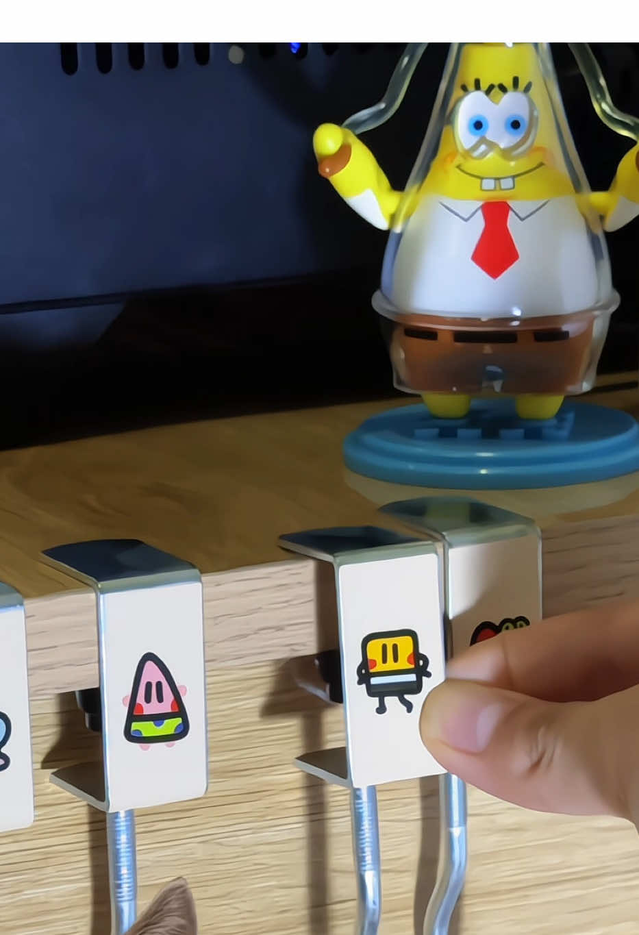 Móc treo balo kẹp bàn hoạt hình dể thưn thiệt ớ  #moctreothongminh #xuhuong #botruongboriviu #spongebob #unboxingvideo 