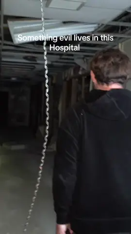 This place is suuuper creepy! Full video on my YouTube channel! #ghosthunting #scaryvideos #paranormal #viralvideo 