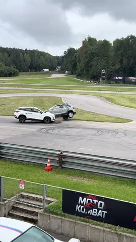 CHINY vs EUROPA 🇨🇳⚡🇪🇺 Omoda vs Skoda 🚗 Kto z tego starcia wyszedł lepiej? Program „Moto Kombat” w którym prowadzący w luźny sposób porównują samochody, które aktualnie podbijają nasz rynek. Jeżeli przymierzasz się do kupna samochodu z Chin, to zdecydowanie warto obejrzeć 👊 #tvnturbo #kickster #motokombat #omoda #skoda 