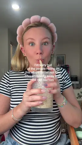 IF SHE GOES ON TOUR FOR THIS ALBUM!!!! #taylorswift #thelifeofashowgirl #collegelifestyle #collegestudentlife 