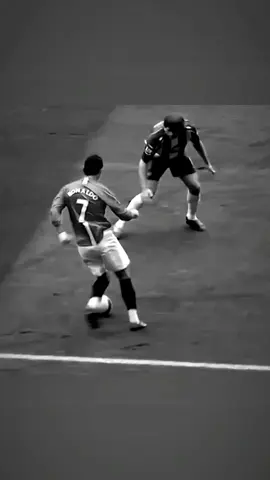 تخيل شجرة بيها اوراق !  #cristianoronaldo #2008 #متوهق #fyp #greenscreen 