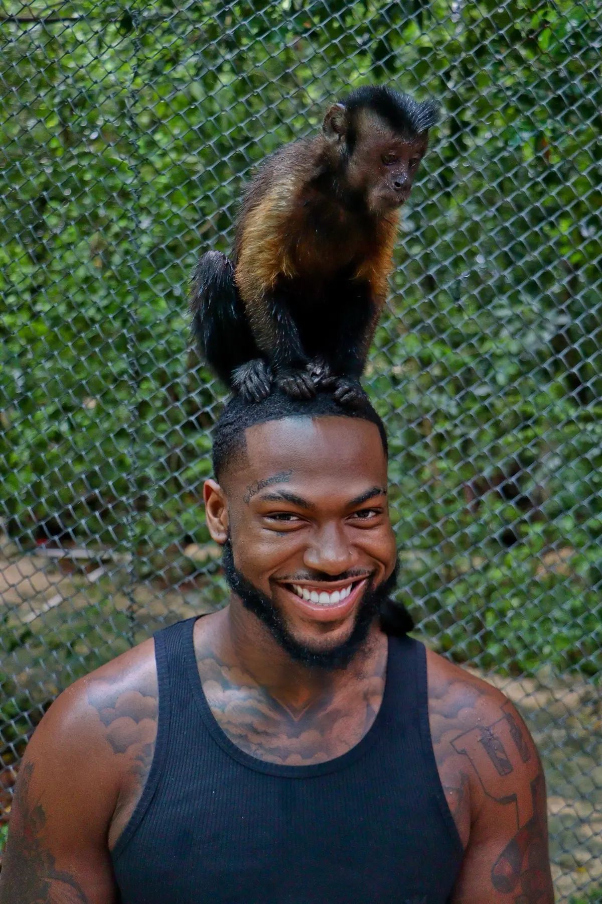 Lol i look like a happy ass kid if yk me den yk i LOVEE monkies and i want one or 3 