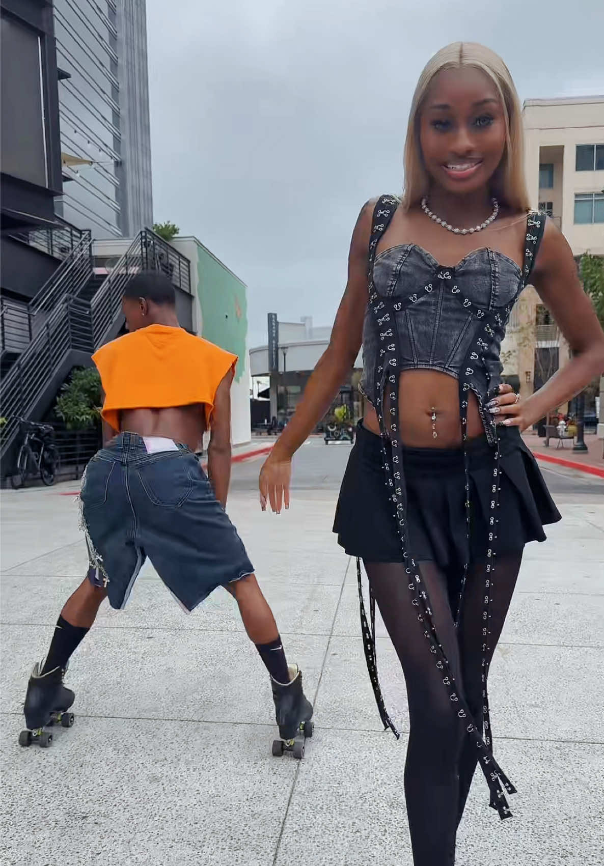 I can be needy😍🛼 @itsfabulousfeniece  #icanbeneedy #arianagrande #laronbest #rollerskating 