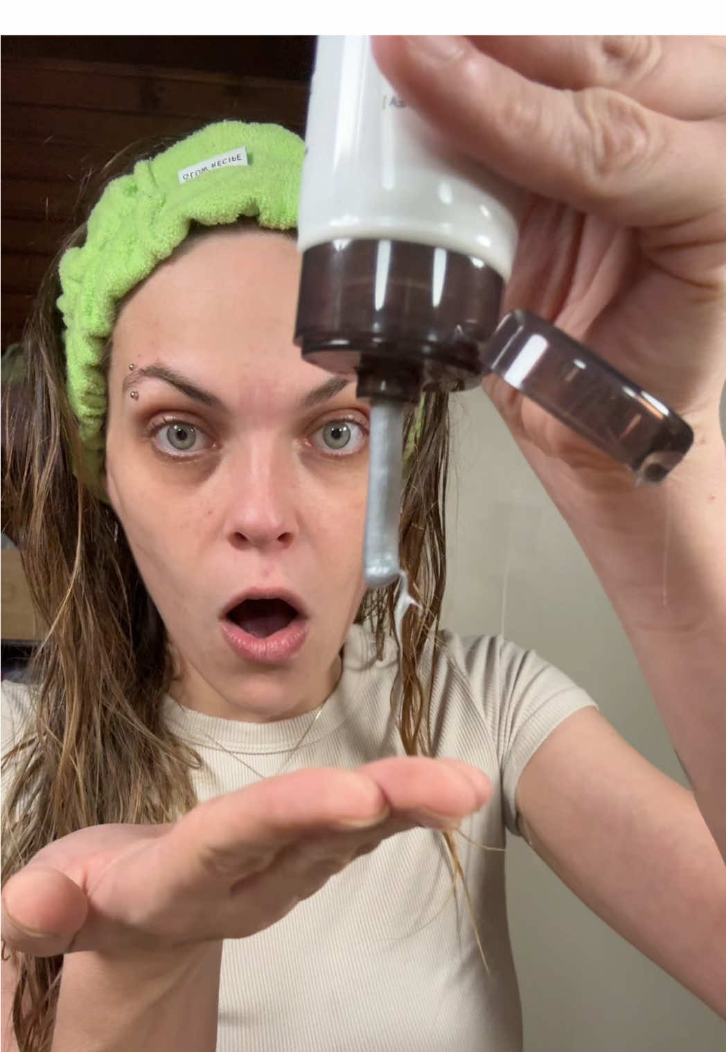 whyyyy is no one talking about this new peel shot launch? @Dr Melaxin Official #peelshot #drmelaxin #cleanser #charcoalmask #deepcleanse 