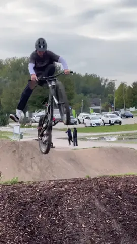 No foot Cans😫😤 #50to01⚡️ #mtblife #foryoupagе #viral #steez @☀️Luca☀️ @Eric⚡️ @Nick @⚔️🌲Luan-on-cannondale🌲⚔️ @nico⚡️ @️Samu on Propain🐉 @Raphi_MTB @Noah⚡️ 