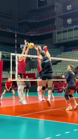 Helena Cazaute / Vakıfbank Volleyball  #Penivoleybol #VoleybolBenim #SadeceSpor #Volleyball #TikTokSports 