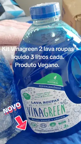kit Vinagreen 2 Lava Roupas líquido 3 litros cada. Produto Vegano, lava profundamente sem agredir, renovando as fibras do tecido. Rende 60 lavagens. Hipoalergênico. Lavagem eficiente com o poder do vinagre e do Bicarbonato. #vinagreen  #produtovegano #lavaroupas #tiktokshop #tiktokshopchegou 