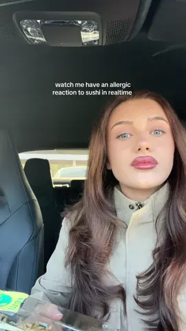 the most gen z ending I can’t 😭 #mukbang #mukbangfail #havingareactiontosushi #mypartnerratesmyoutfit #OOTD 