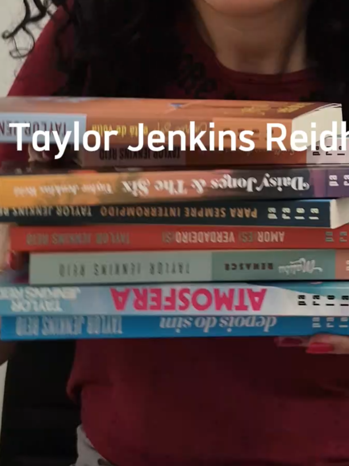 A regra é clara: Taylor Jenkins Reid escreve, a gente lê! 📚 Qual o seu livro favorito da autora? #TJR #taylorjenkinsreid #evelynhugo #daisyjonesandthesix