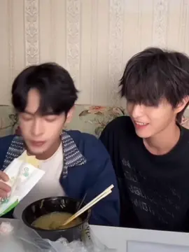 jinjin  bukan sekedar ngmg tapi langsung bukti 😭😭😭 sempet ngmg siapa kata nya yang bakal nangis lebih dulu , soal ny mereka berdua ini kga mau pisah 🤣🤣 zhexu and mijin ❤️ #zhexumijin 
